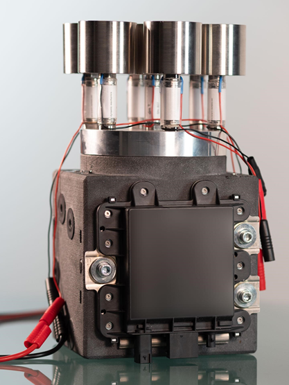 Seven piezo-actuators with ceramic block